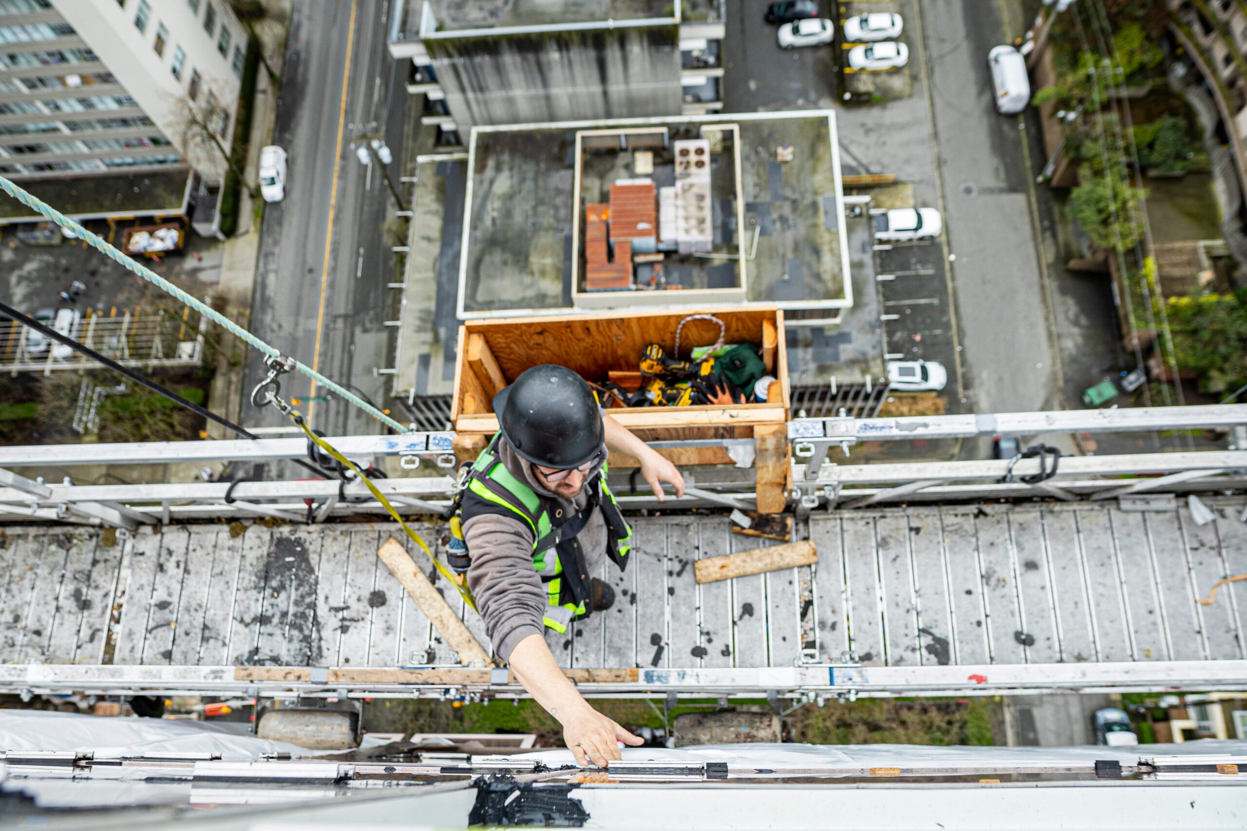 Glass installer